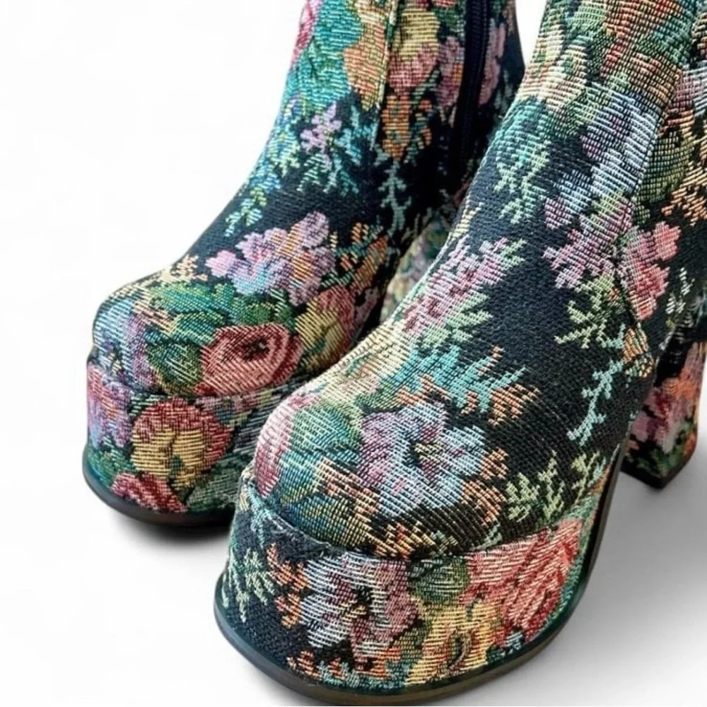 Current Mood Dolls Kill ‘BOHEME GARDEN’ Tapestry OTK Boots Vest SET L/9 NWT